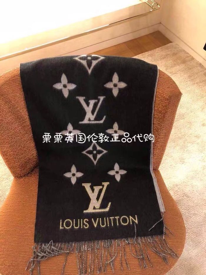 Louis Vuitton Scarf LV00050